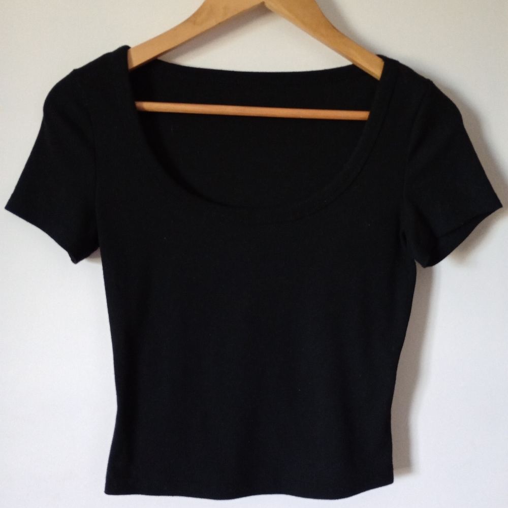 Set of 5 Short Sleeve Ribbed Cropped Tops - Size M/L (Juniors) - Picture 4 of 9